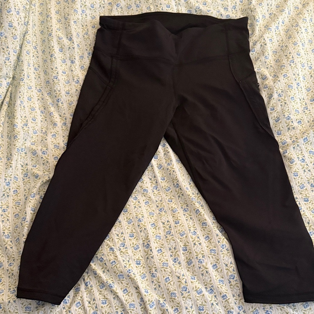 LululemonBlack Cropped Leggings
